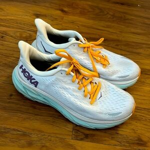 Hoka Clifton 9